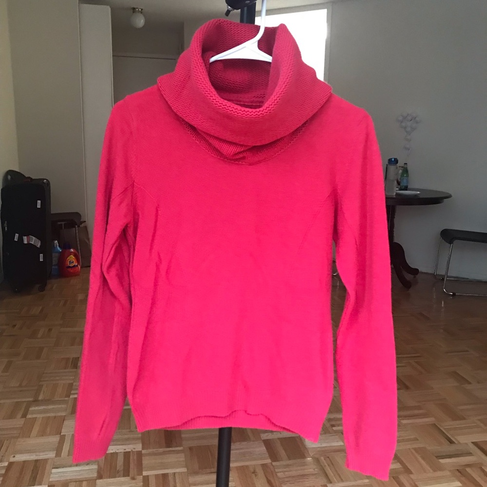 Cowl neck Wool sweater